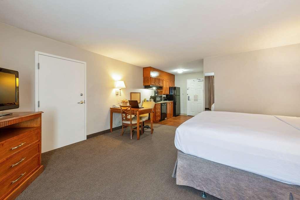 Extended America - Houston - - I-10 2*